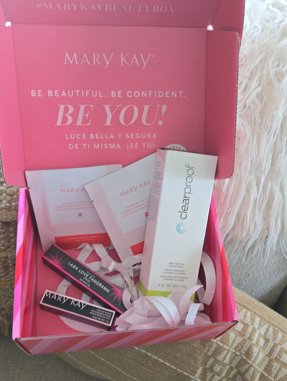 Mary Kay Lash Love Mascara & Clearproof Skincare Set in Pink